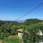 Апартаменты Traditional House In Village Anavryti
